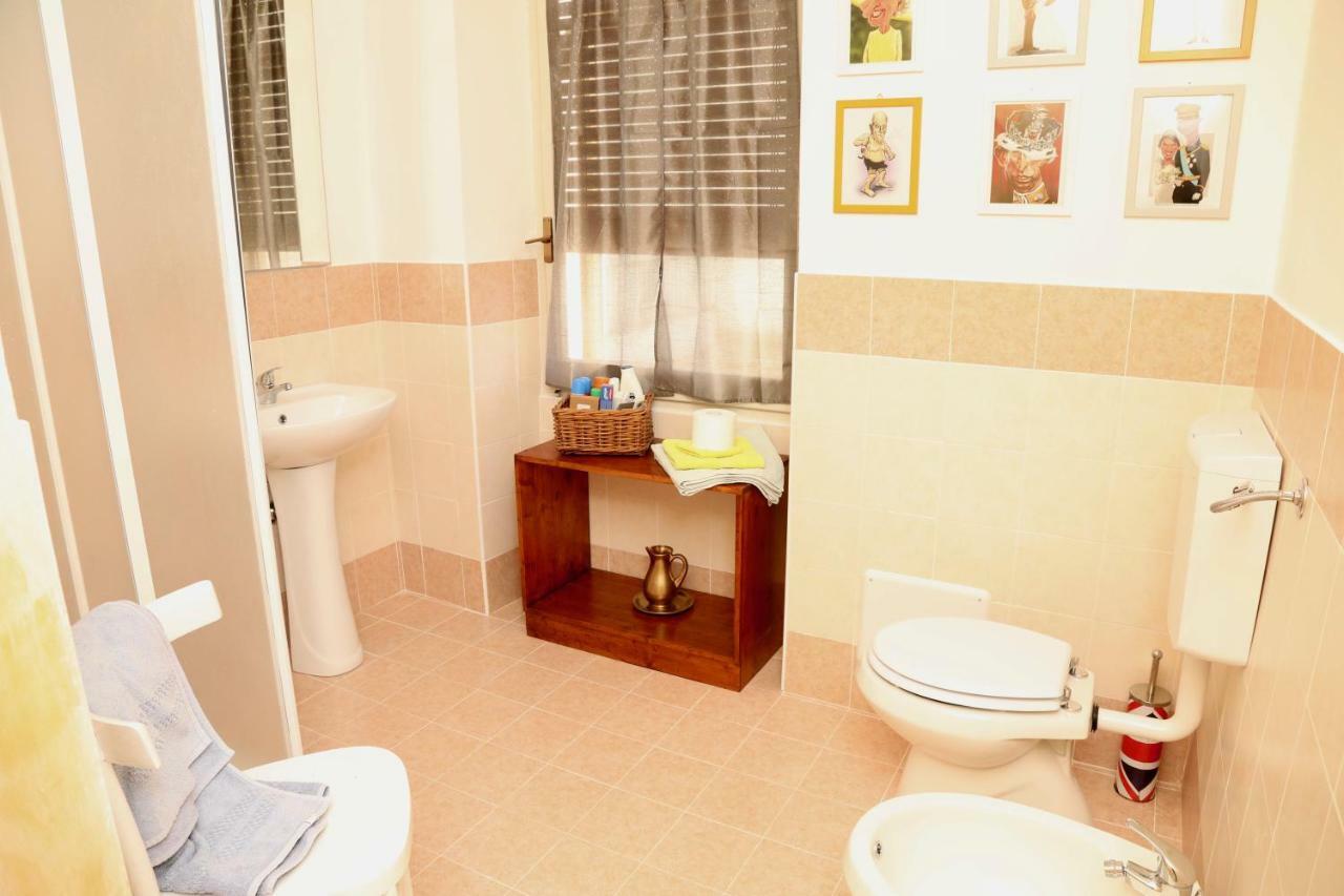 Viale Italia 41: I Migliori Anni Hotel Sassari Ngoại thất bức ảnh